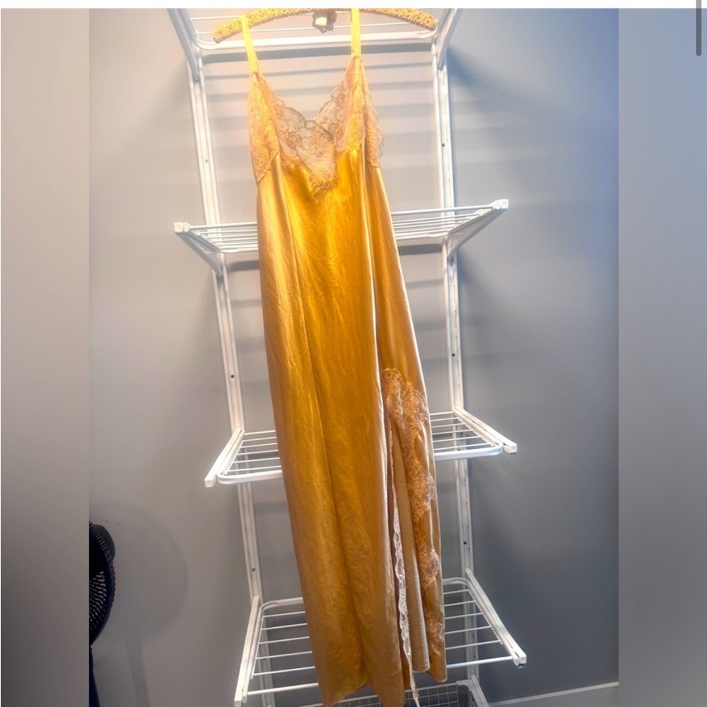 ISO: This Vintage Victorias Secret Silk Nightgown, late 90s